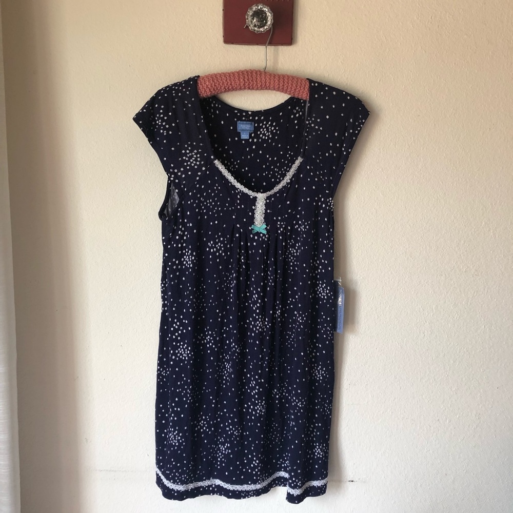 Vera wang large nightgown. New with tags. Sz large